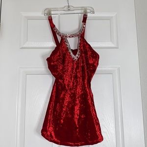 Fashion magazine red women’s velvet top, size M
